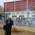 Lanzan bombas lacrimógenas frente al Congreso a manifestantes que se oponen a reforma constitucional