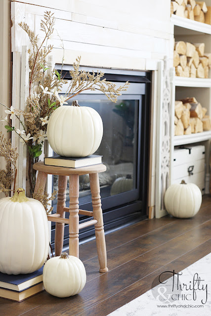Fall living room decor and decorating ideas. Farmhouse fall decor. How to decorate for fall. Neutral fall decor. Easy fall decorating tips and tricks. Fall mantel decorating ideas. Living room board and batten. Moroccan leather pouf and decorating.