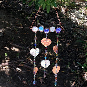 Free tutorials to make a garden wind chime and sun catchers using beads, glass gems and embossed foil hearts: Lisa Yang's Jewelry Blog