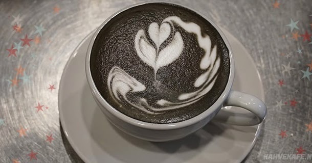 Aktif Karbonlu Latte Nasıl Yapılır? Aktif Karbonlu Siyah Latte Tarifi