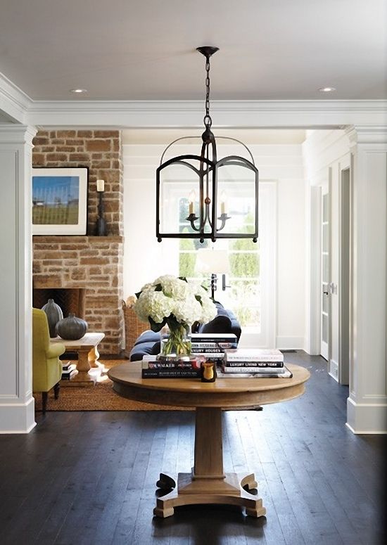 HALL DE ENTRADA E MESA REDONDA