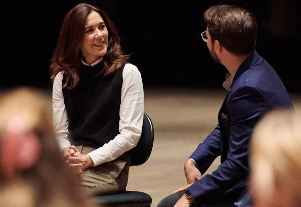 Crown Princess Mary visited Copenhagen DR Koncerthuset and there, she watched Danish National Girls Choir rehearsals