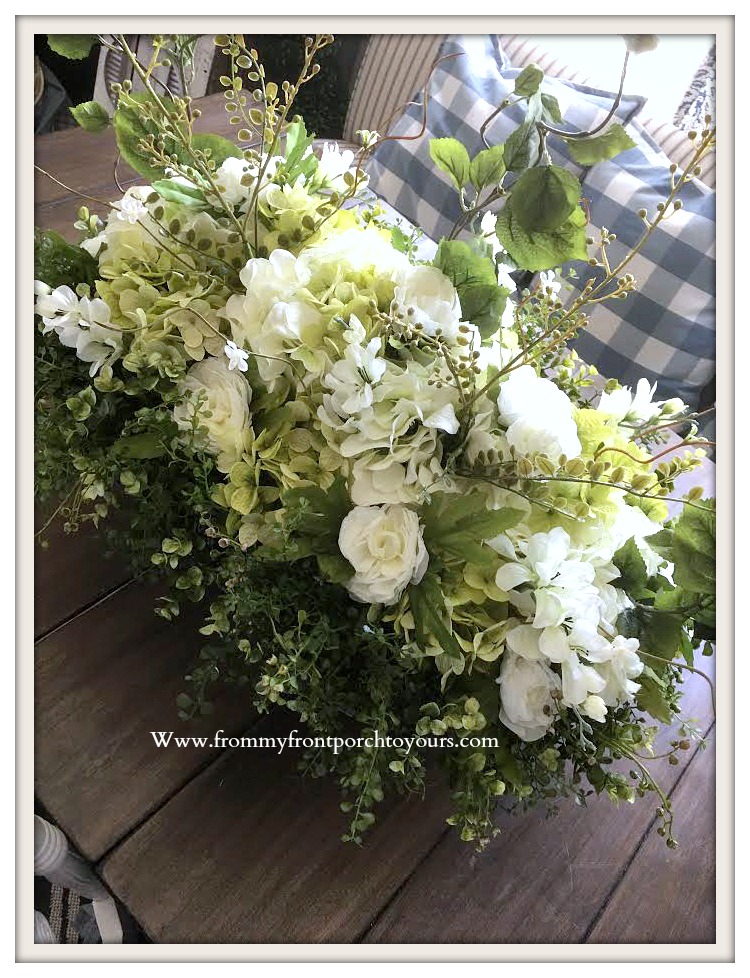 Amazon Com Creative Displays White Hydrangeas In A Glass Vase
