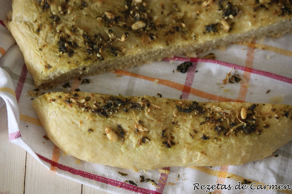 Focaccia al pesto