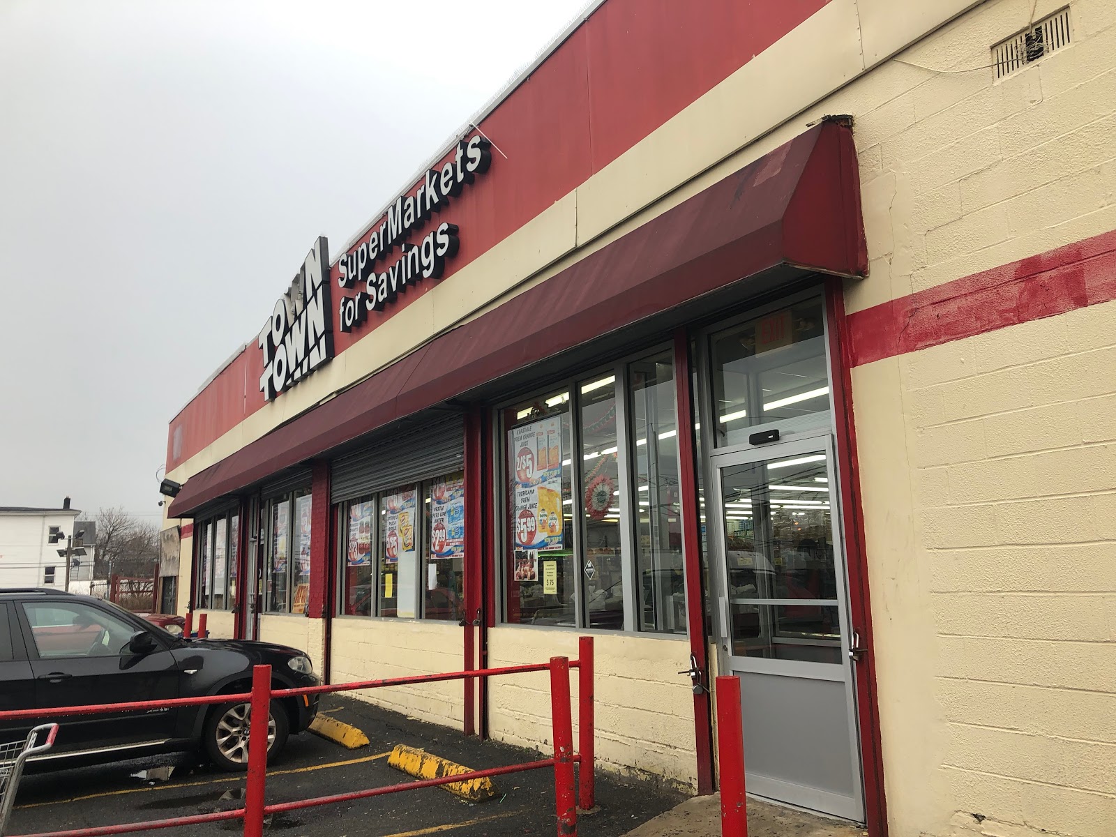 Look Inside CTown Supermarkets West Side, Newark, NJ