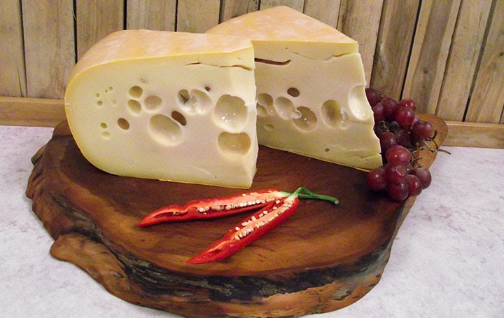 Рецепт сыра маасдам. Сыр маасдам голландия. Маасдам и эмменталь. Сыр "маасдам". Сыр "маасдам".