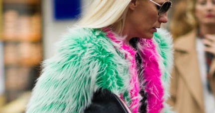 Colored Fur - FRONT ROW