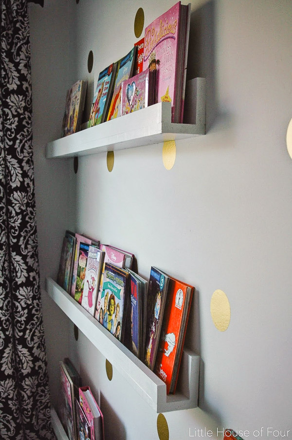 {DIY} Wood bookshelves... Little House of Four Creating a beautiful