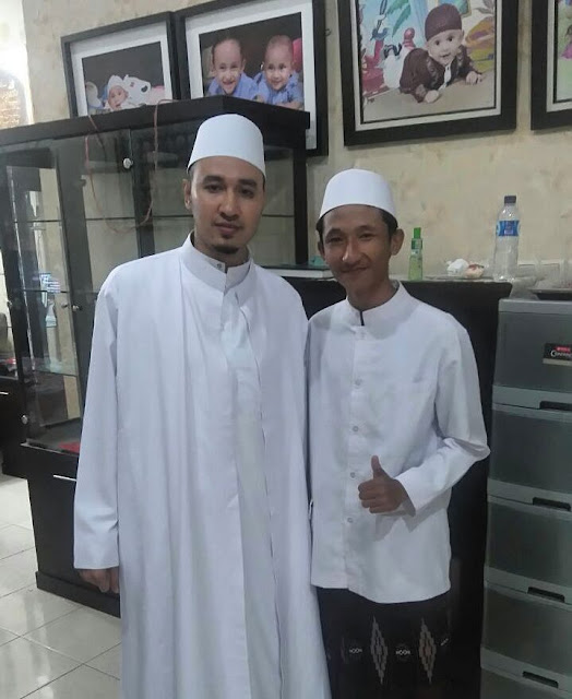 Mengenal Sosok Habib Usman bin Yahya, Suami Artis Cantik Kartika Putri Mengenal Sosok Habib Usman bin Yahya, Suami Artis Cantik Kartika Putri