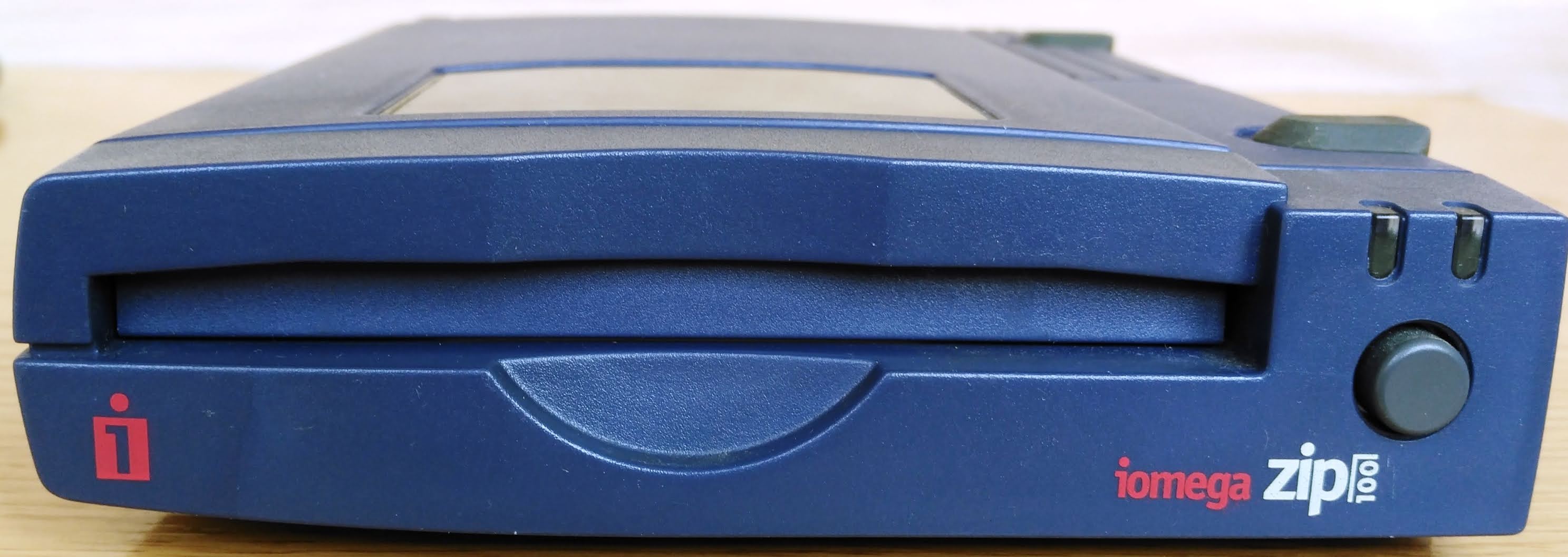 iomega Zip 100 (modelo Z100S) (1994), Retro Ordenadores Orty