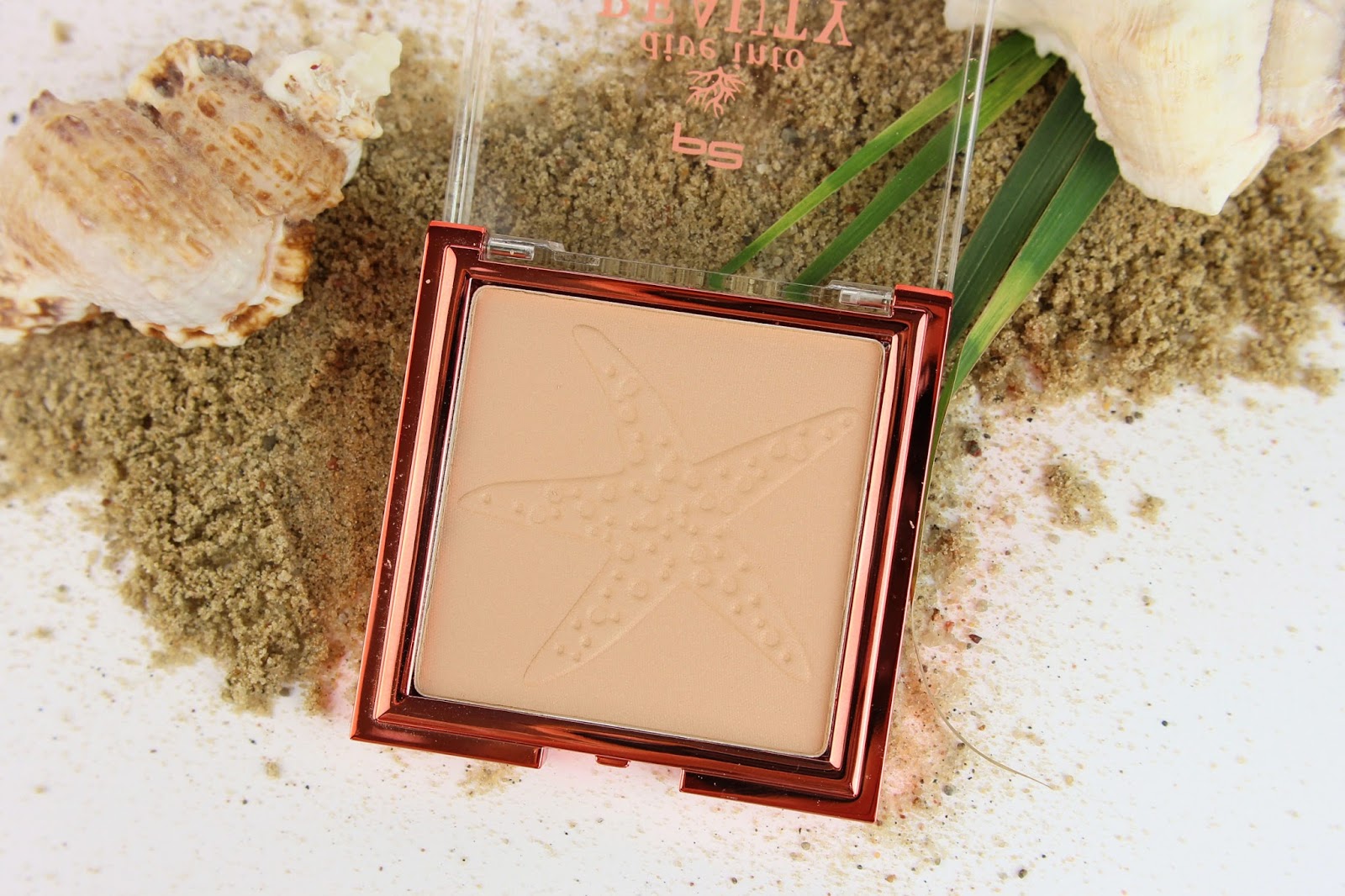 aquatic supreme lipstick, cosmetics, dive into beauty, dm deutschland, drogerie, highlighter, le, limited edition, lippenstift, nagellack, p2, puder, review, silky smooth compact powder, swatches, tragebilder, 