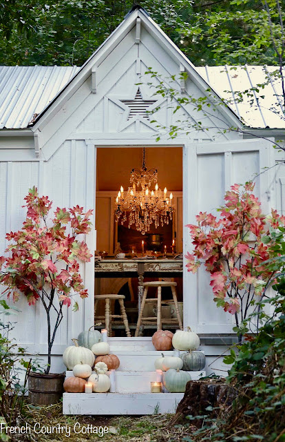 Simple Autumn Barn