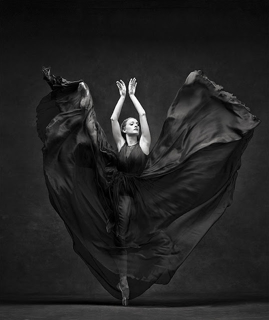 fotos inspiradoras, bonitas, chidas, cool, fotografia danza contemporanea, imagenes figura humana en movimiento, blanco y negro,