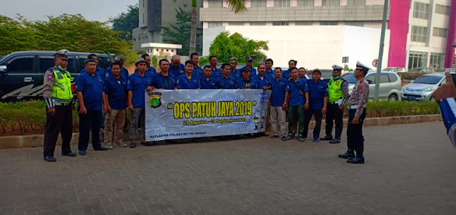 jemputan karyawan Perusahaan Briefing koordinasi Polantas jemputan karyawan Perusahaan Briefing koordinasi Polantas