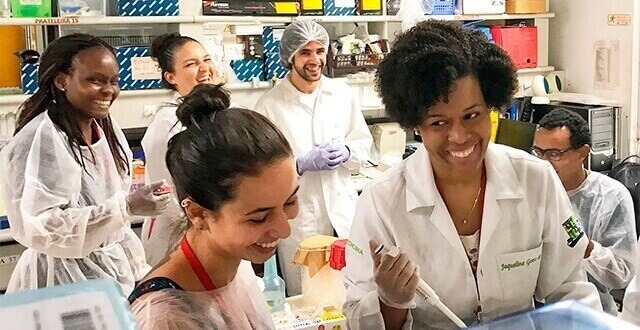 Cientistas brasileiros sequenciam genoma do coronavírus em 48h