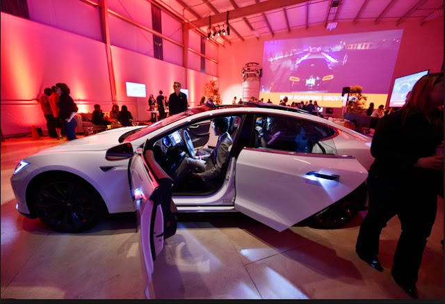 Tesla autpilot Model S self-driving car