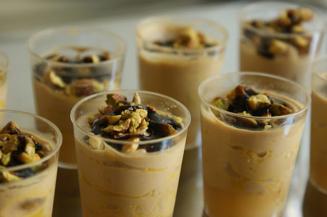 VASITO DE MOUSSE DE FOIE CON COMPOTA DE MANZANA Y PISTACHOS