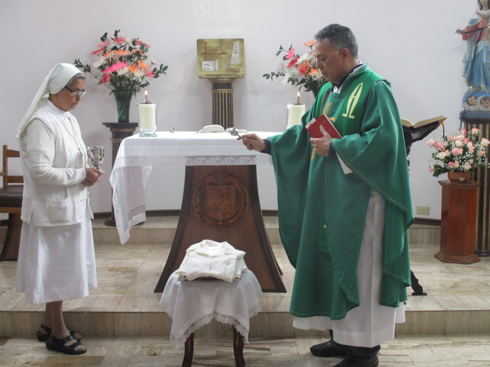 BENDICIÓN Y ENTREGA DE HÁBITO