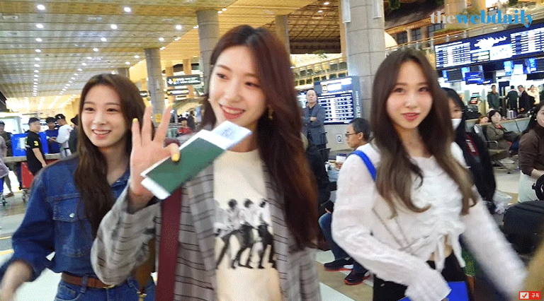 데뷔 첫 공항사진 뜬 걸그룹 | 인스티즈