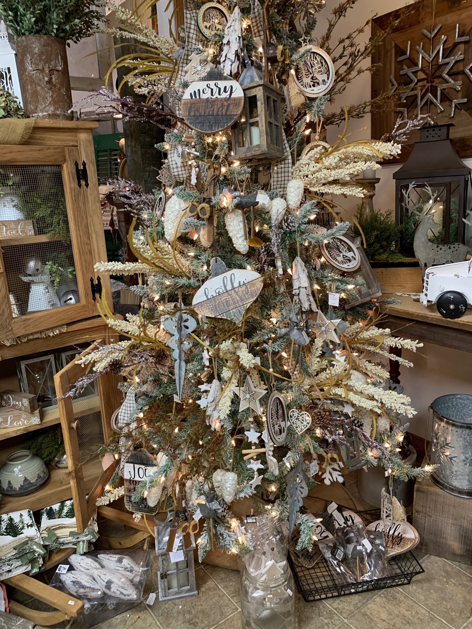 Christmas Tree Trends for 2020 Christmas Tree Lane