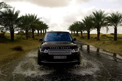 2013-Range-Rover-Vogue-Supercharged-Front