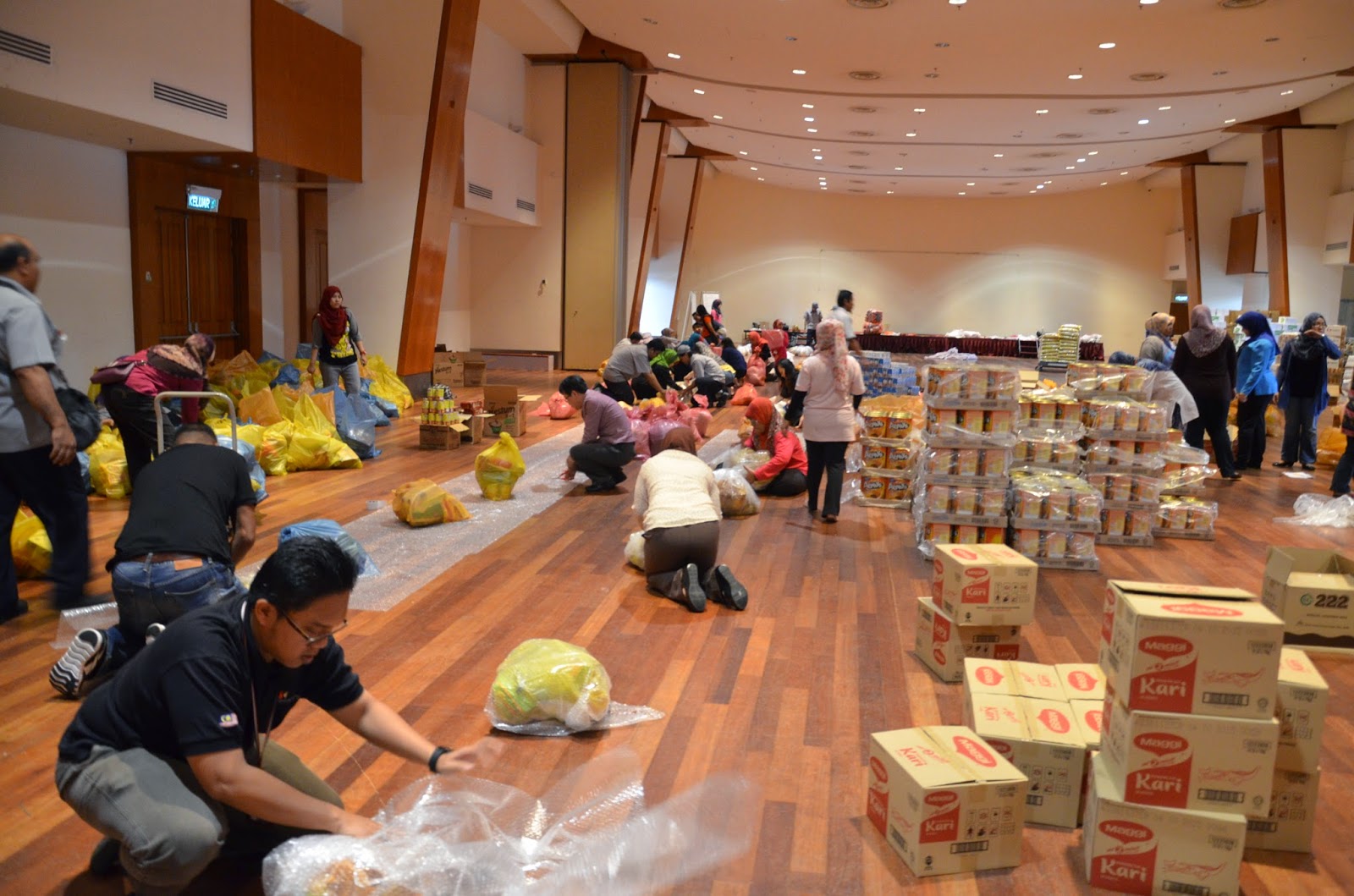 CoRatCoRet KeHiDuPan  Misi Bantuan Banjir