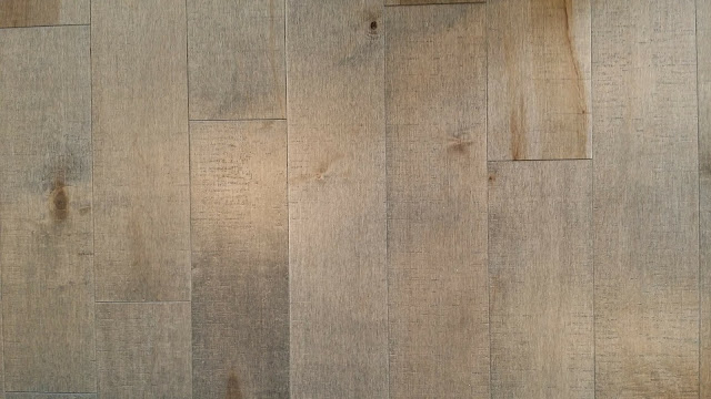 come stuccare il parquet
