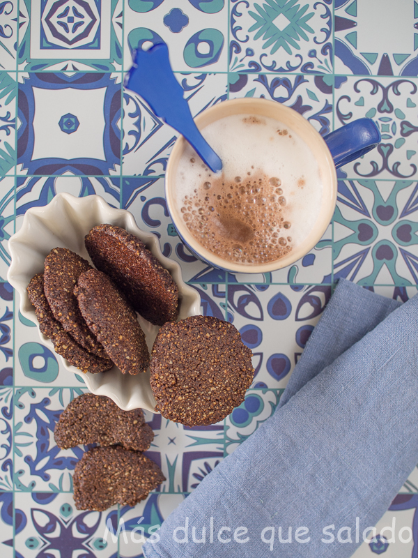 Galletas de almendra y algarroba. Receta sin gluten, sin huevo y sin lactosa