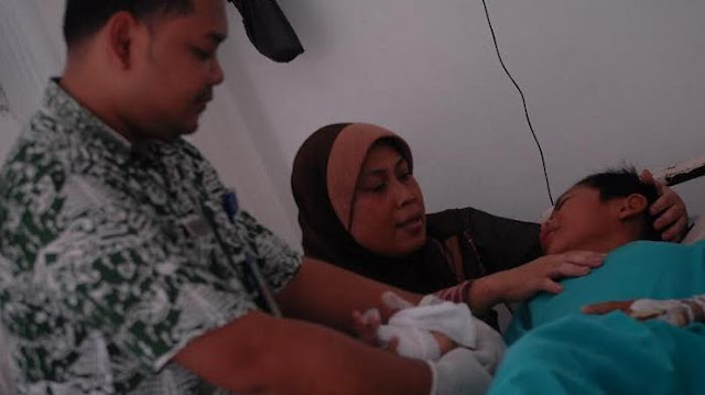 `Duar` Pergelangan Tangan Bocah Delapan Tahun ini Sudah Terpisah `Duar` Pergelangan Tangan Bocah Delapan Tahun ini Sudah Terpisah