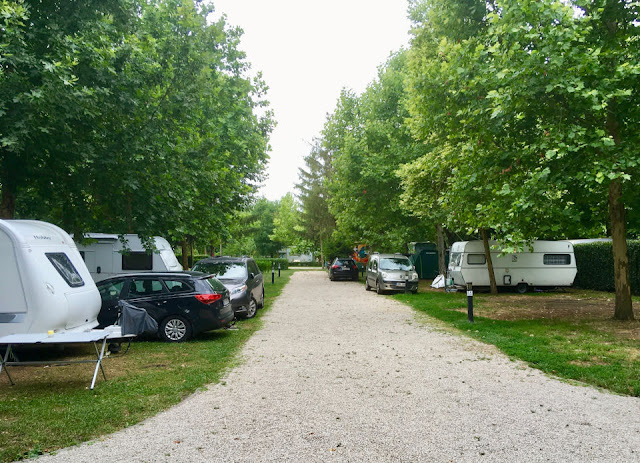 Pole kempingowe namiotowe Lipóti Termál Camping w Lipot na Węgry