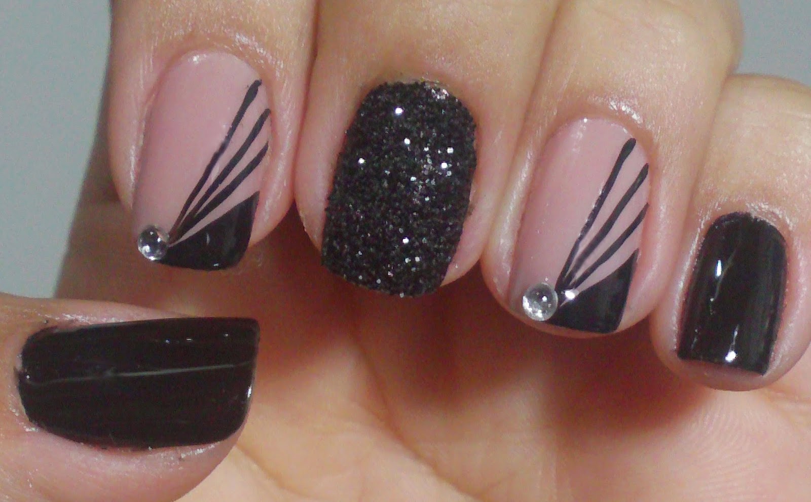 Resultado de imagem para Unhas com Purpurinas