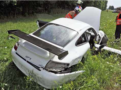 porsche-996-gt3-crash-yaris-fatal-autobahn-1.jpg