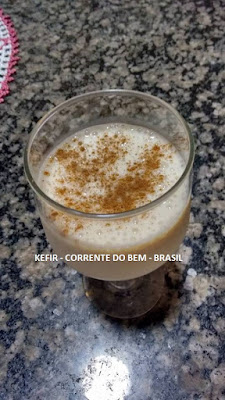 MILK SHAKE DE BANANA COM KEFIR DE LEITE MILK SHAKE DE BANANA COM KEFIR DE LEITE