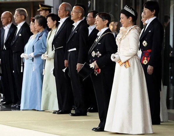 Empress Masako was dressed in a long white dress with a diamond tiara and a medal. Crown Prince Akishino and Crown Princess Kiko