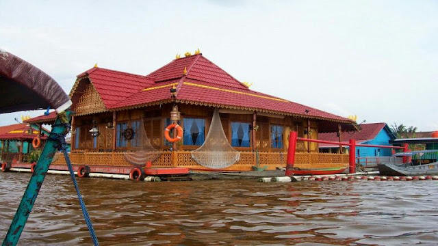 traditional houses in indonesia