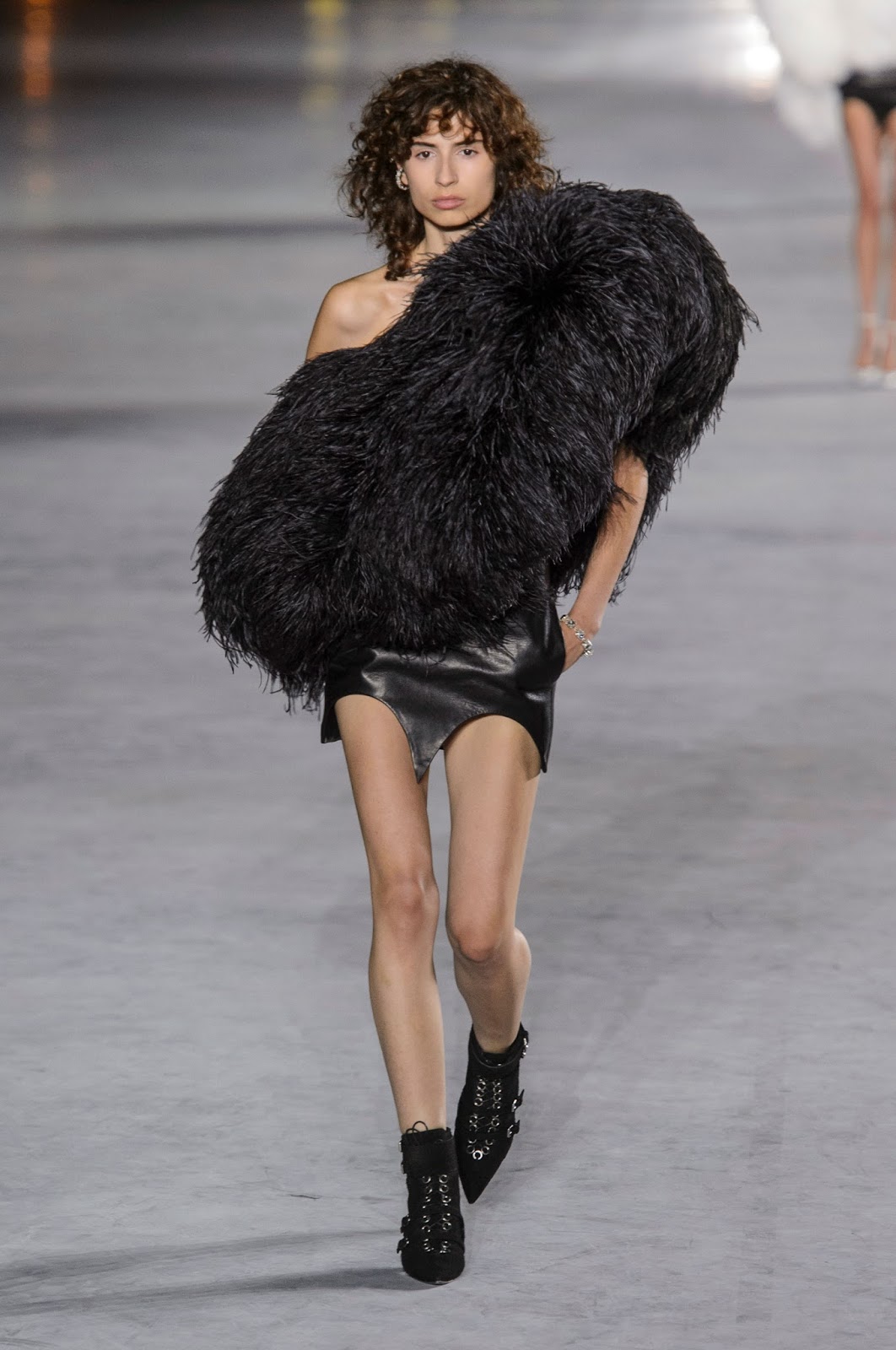 Sexy, Glam, WOW. Saint Laurent