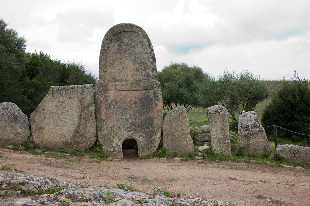 La Porta Delle Stelle Le Tombe Dei Giganti Sono In Tutta La Sardegna