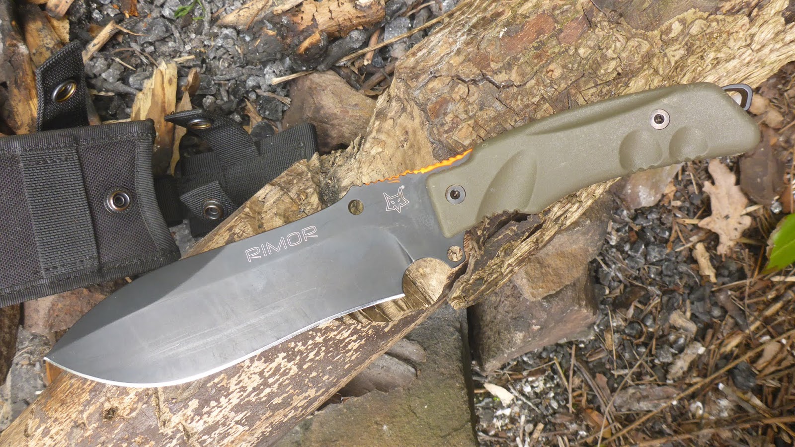 Hardcore Knives and tools for Wilderness Camping Narrow Blades verses