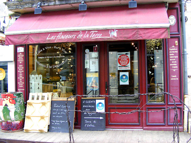 Wine boutique, Loches, Indre et Loire, France. Photo by Loire Valley Time Travel.