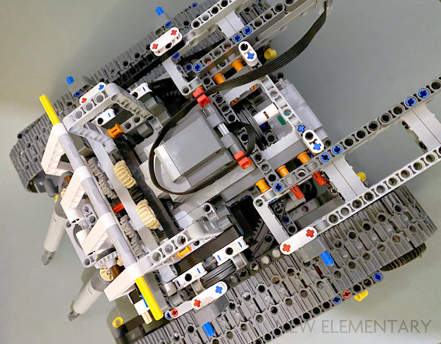 LEGO® Technic review: 42100 Liebherr R 9800 | New Elementary: LEGO® parts, sets and techniques