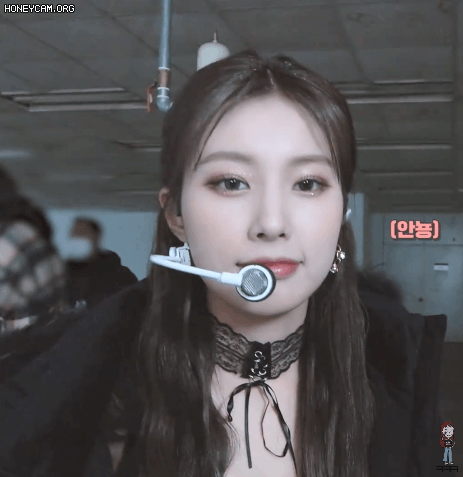 혜원이 볼에 립스틱 묻히는 은비
