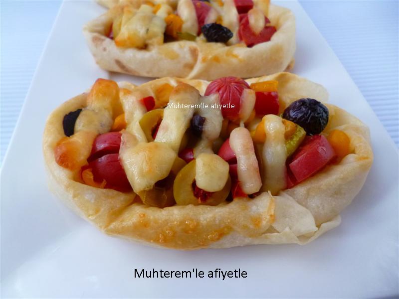 Muhterem�le Afiyetle PİZZA BÖREK