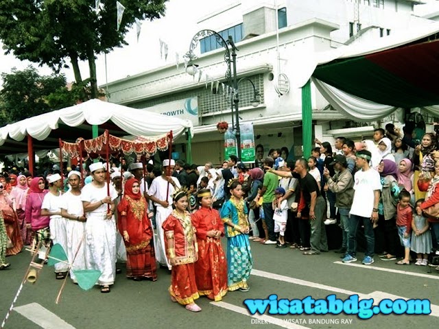 Parade Keraton Nusantara Meriahkan Asian African Carnival (AAC) 2017