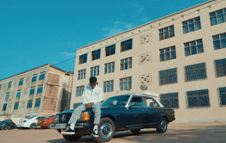 Kwesi Slay ft. Kwesi Arthur, Medikal, Kofi Mole & Dj MicSmith – Seven (Remix) (Official Video)