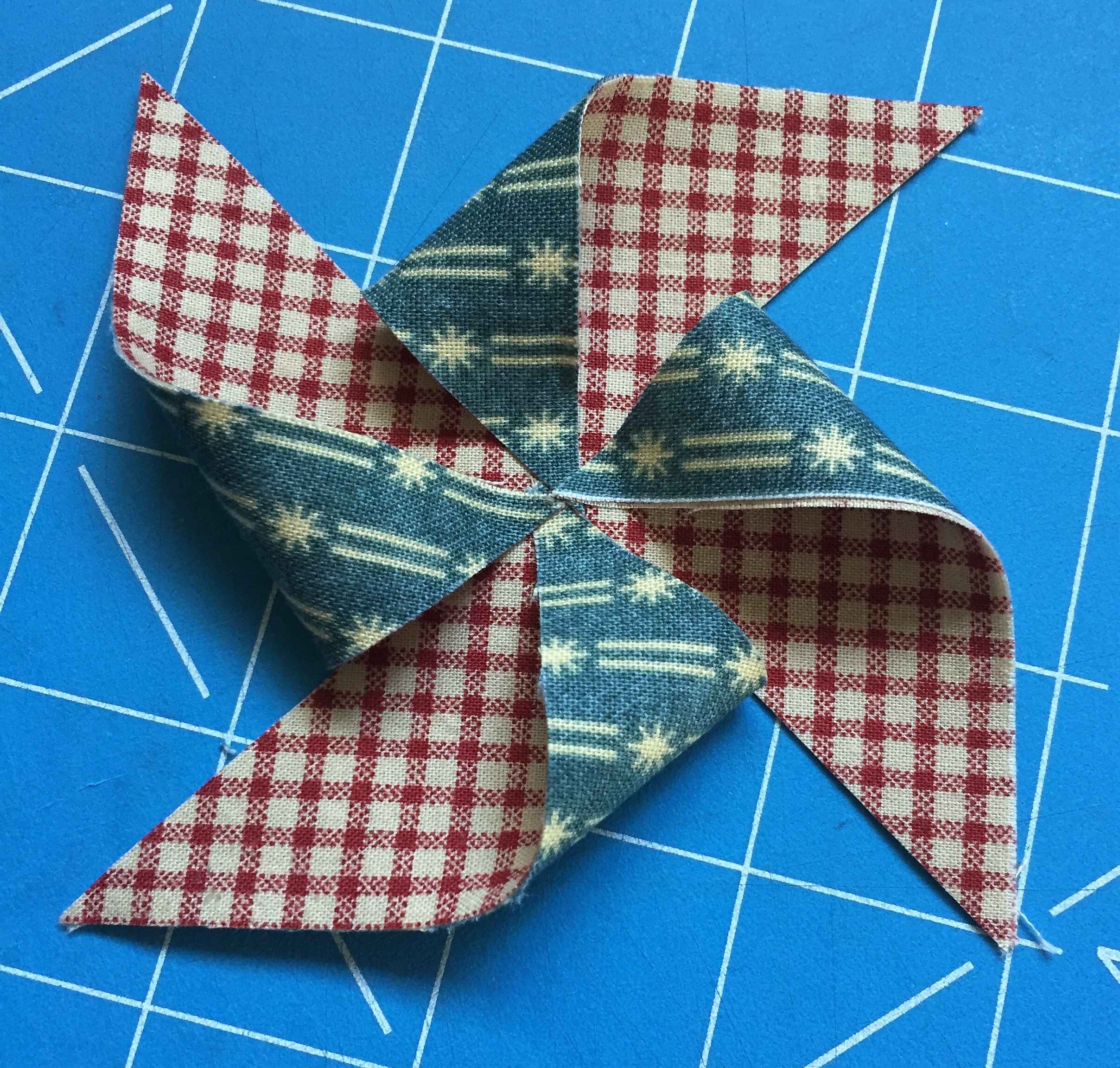 A Sentimental Quilter Make a Fabric Pinwheel