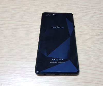 Realme 1 India Retail Unit Unboxing, Photo Gallery, Hands On