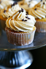 chocolate chip cookie dough cupcakes