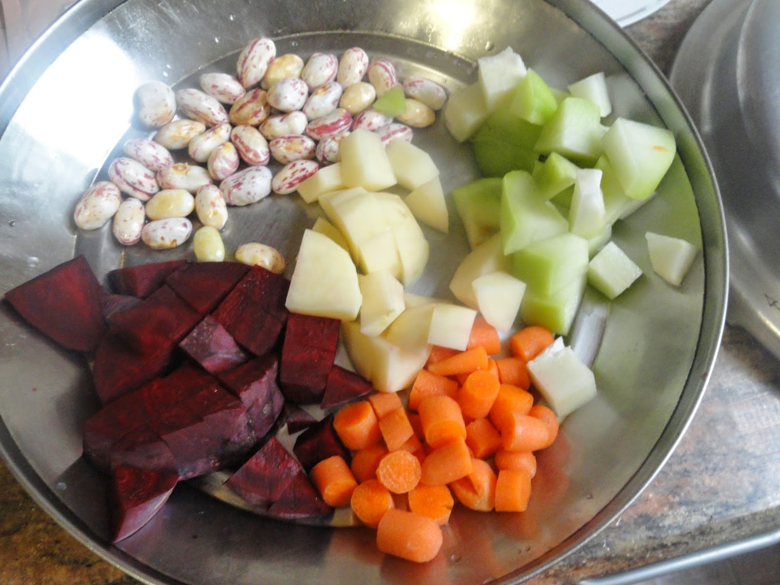 Vegetable pulov/Easy Onepot Meal using pressure cooker/Lunchbox ideas