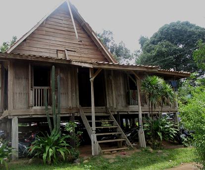 rumah adat way kanan