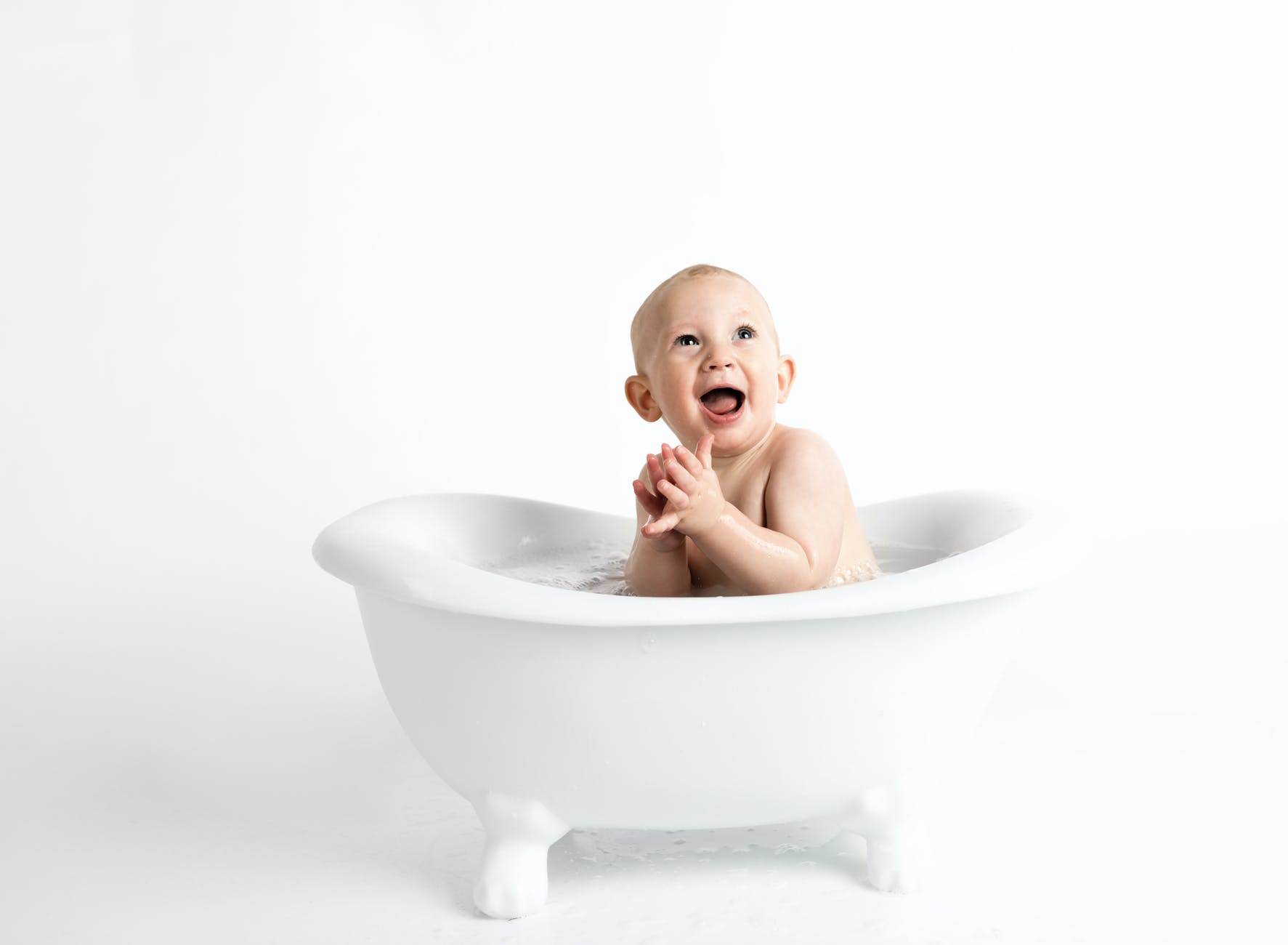 Baby Bath How To Give A Caring Bath To Your Newborn